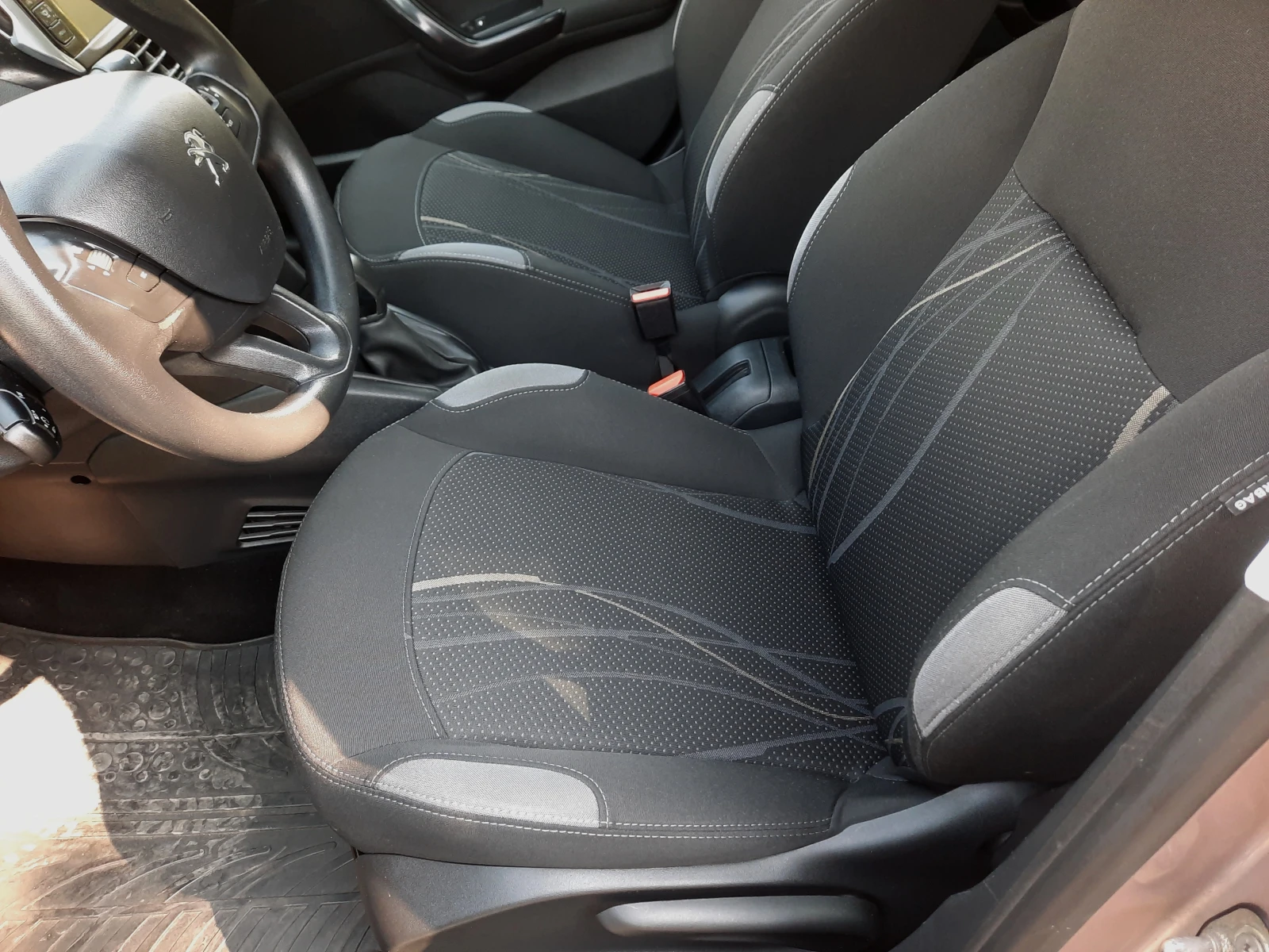 Peugeot 208 1.4 HDI - изображение 9