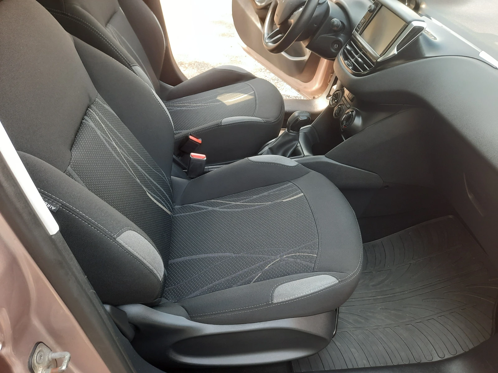Peugeot 208 1.4 HDI - изображение 10