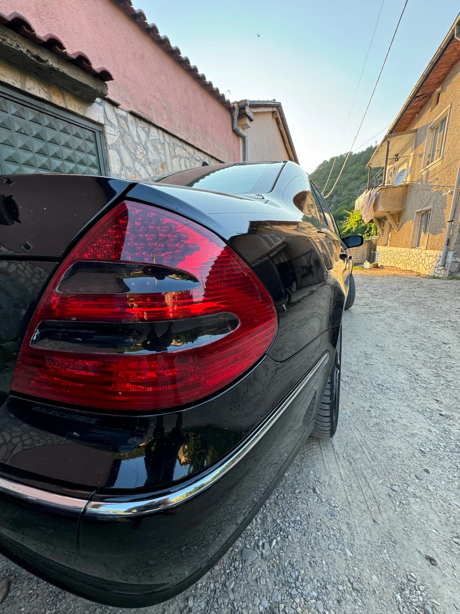 Mercedes-Benz E 320  - изображение 3