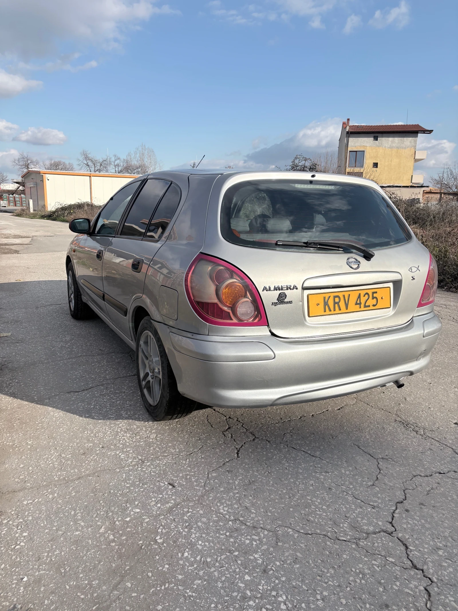Nissan Almera 1.6 - изображение 2