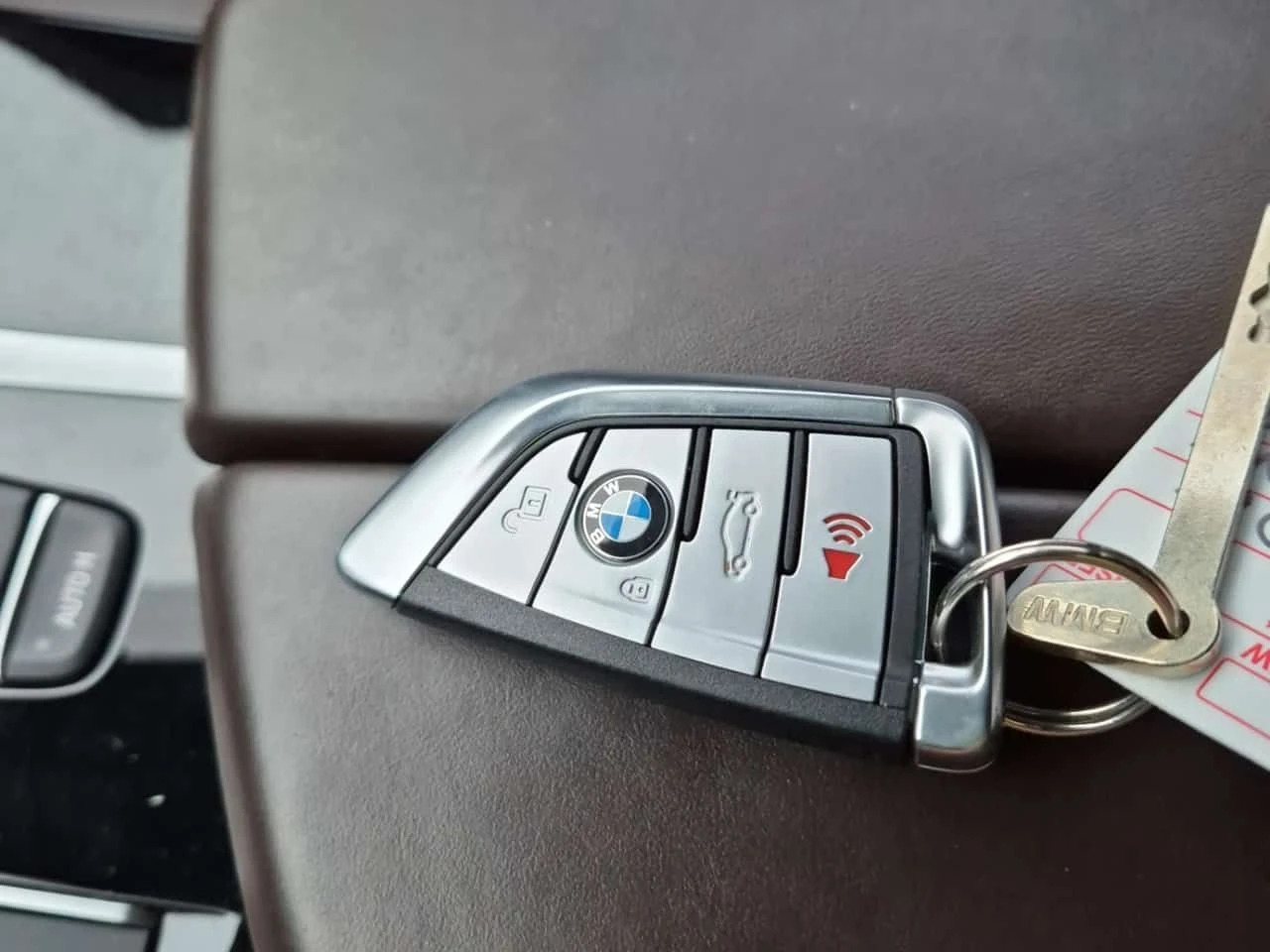 BMW 550 * M550I XDRIVE * CARFAX * ЦЕНА ДО БГ - изображение 8