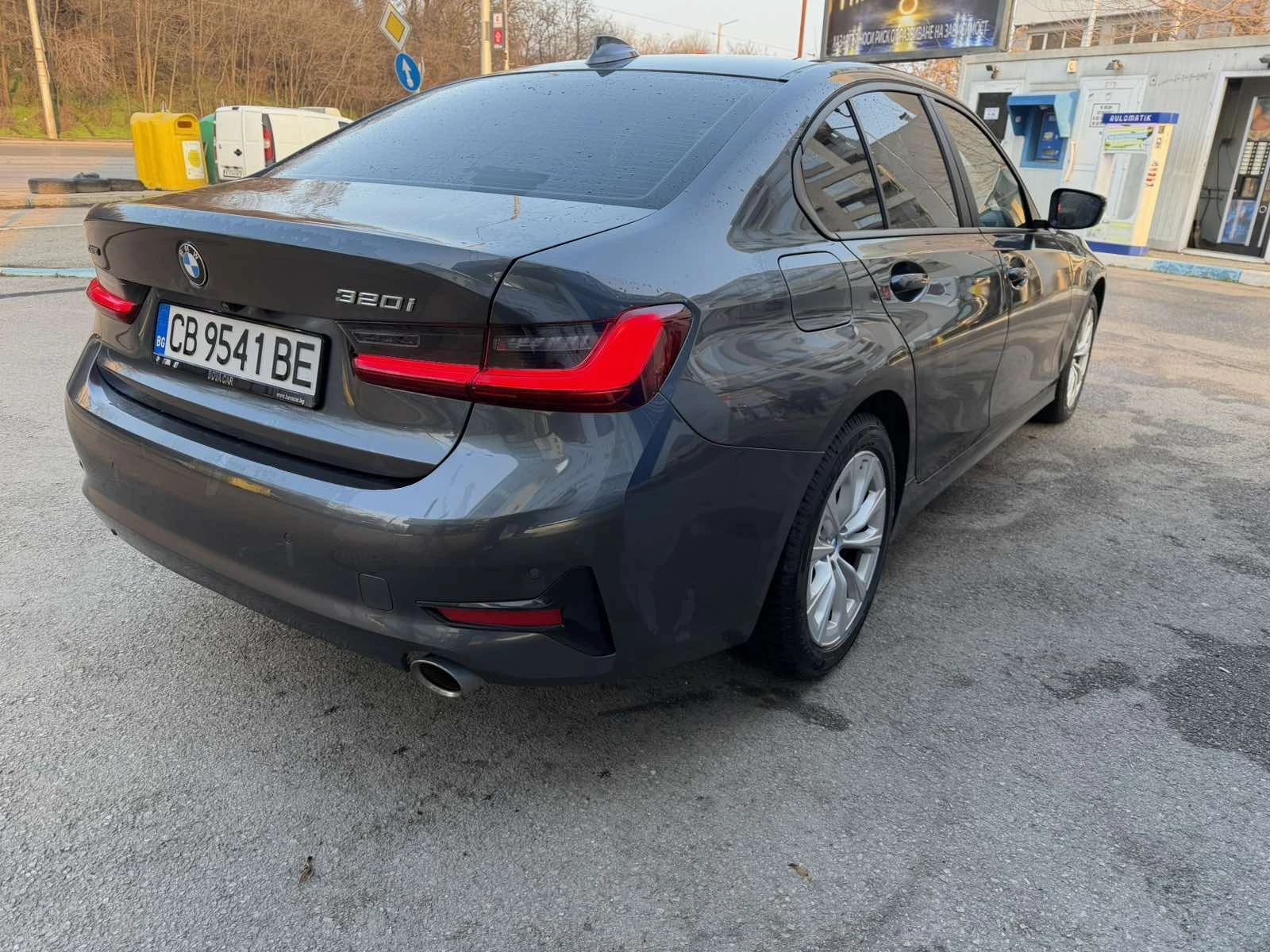 BMW 320 320i xDrive - изображение 4