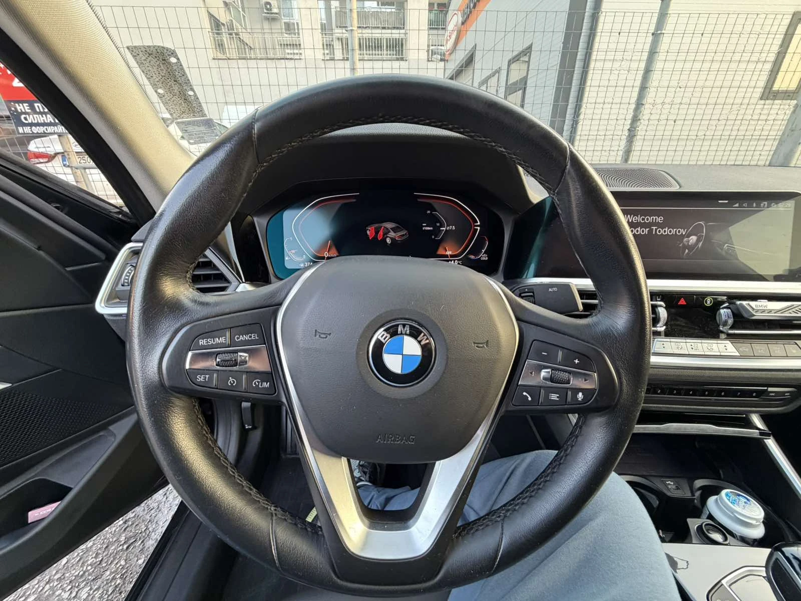 BMW 320 320i xDrive, снимка 10 - Автомобили и джипове - 53650717