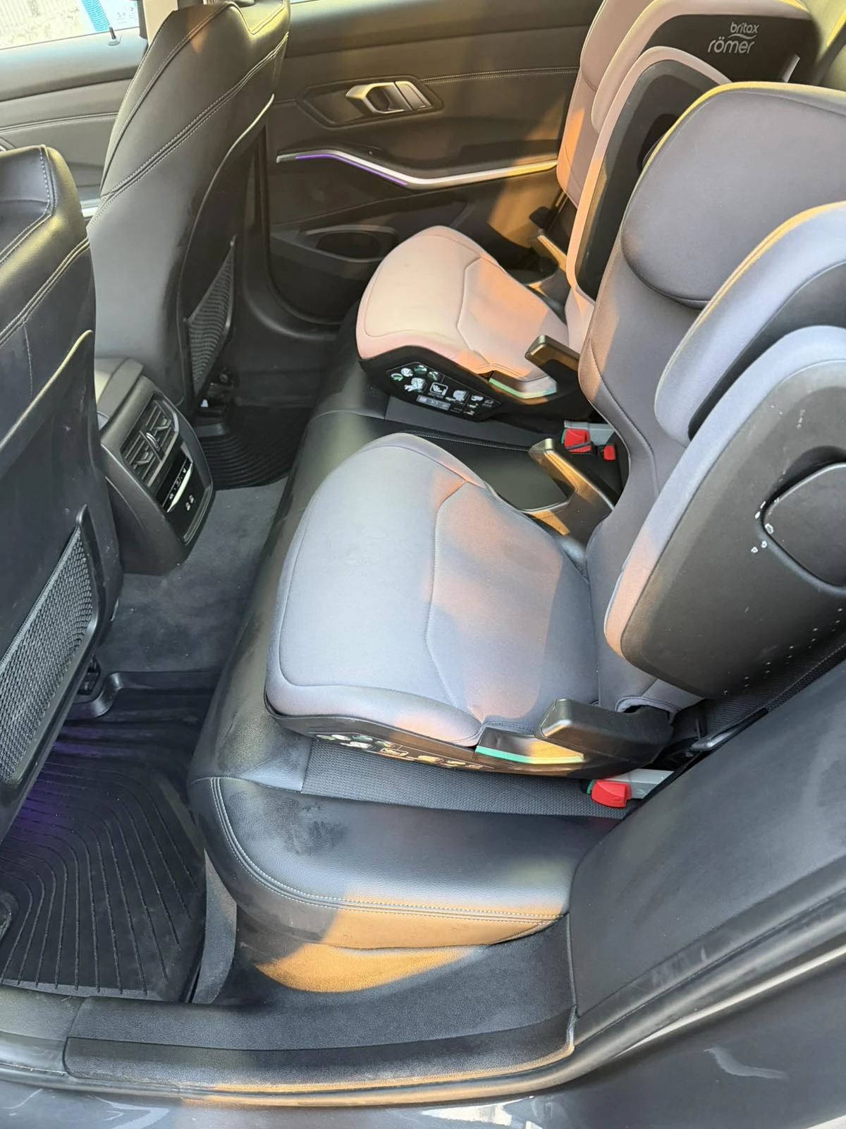 BMW 320 320i xDrive, снимка 14 - Автомобили и джипове - 53650717