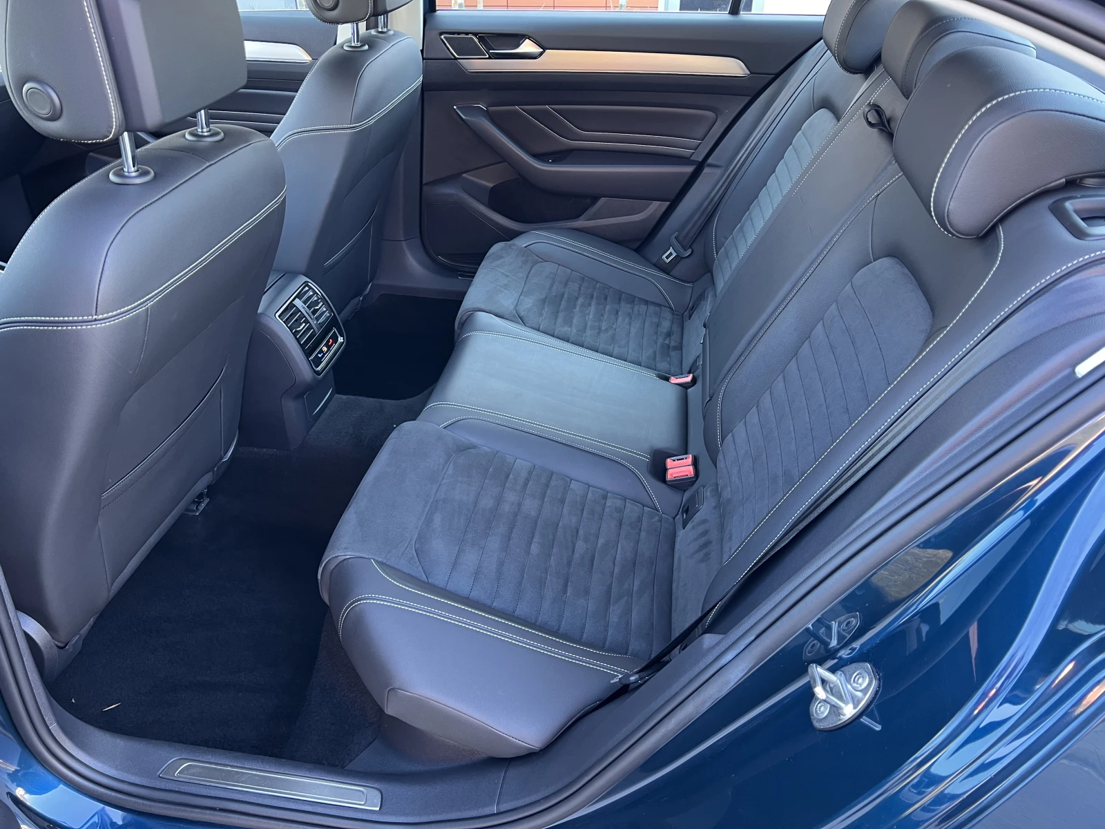 VW Passat ELEGANCE/2.0TDI/150K.C./6MT, снимка 10 - Автомобили и джипове - 53894467