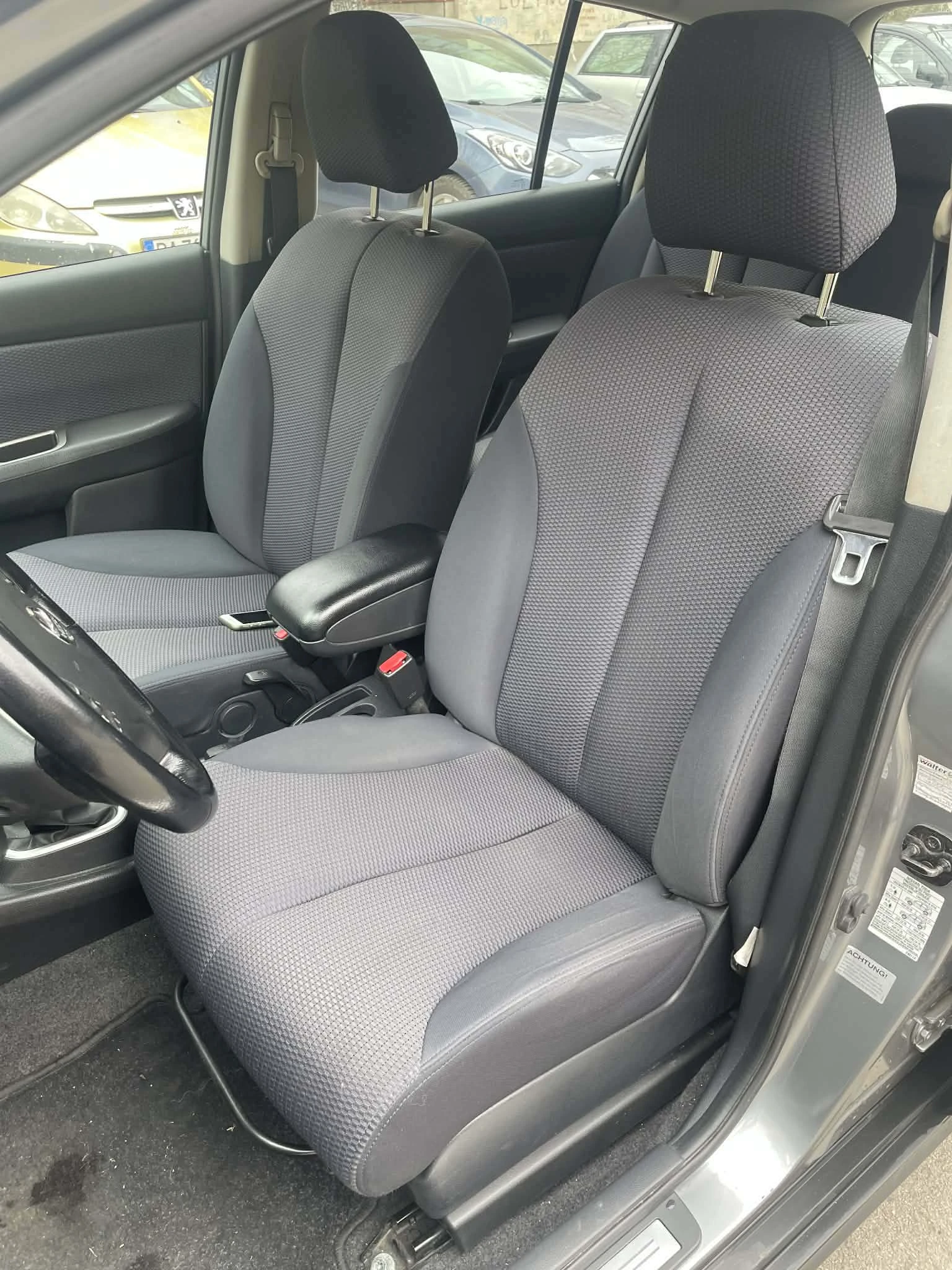 Nissan Tiida, снимка 12 - Автомобили и джипове - 54160061