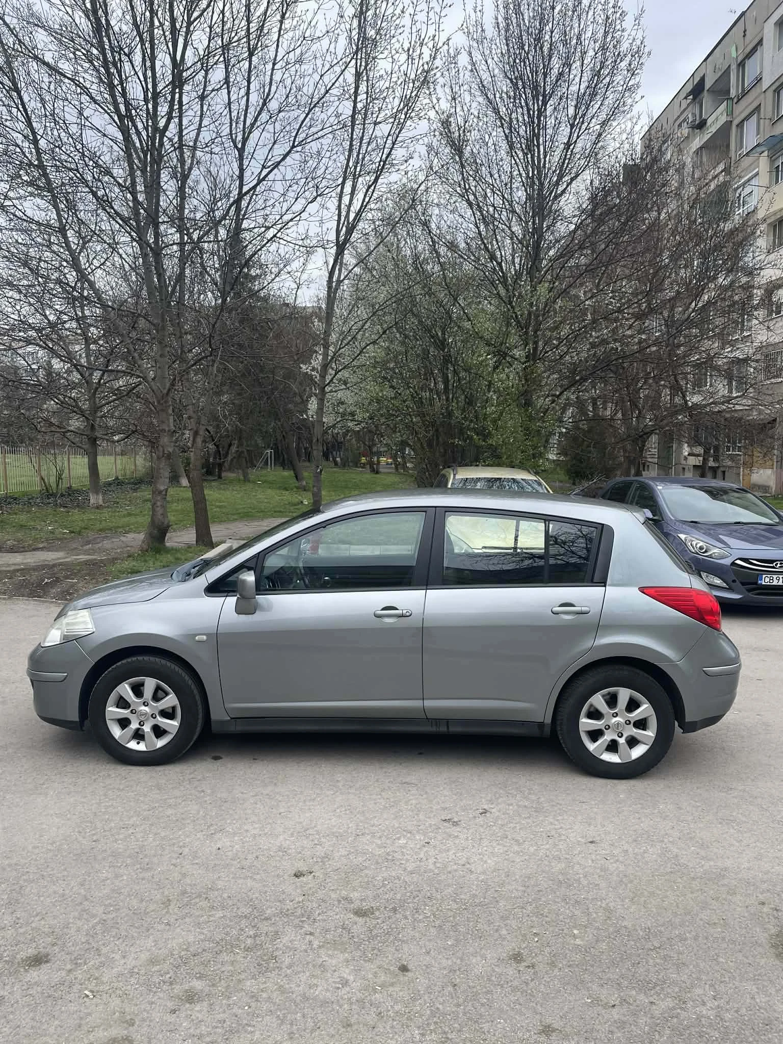 Nissan Tiida, снимка 4 - Автомобили и джипове - 54160061
