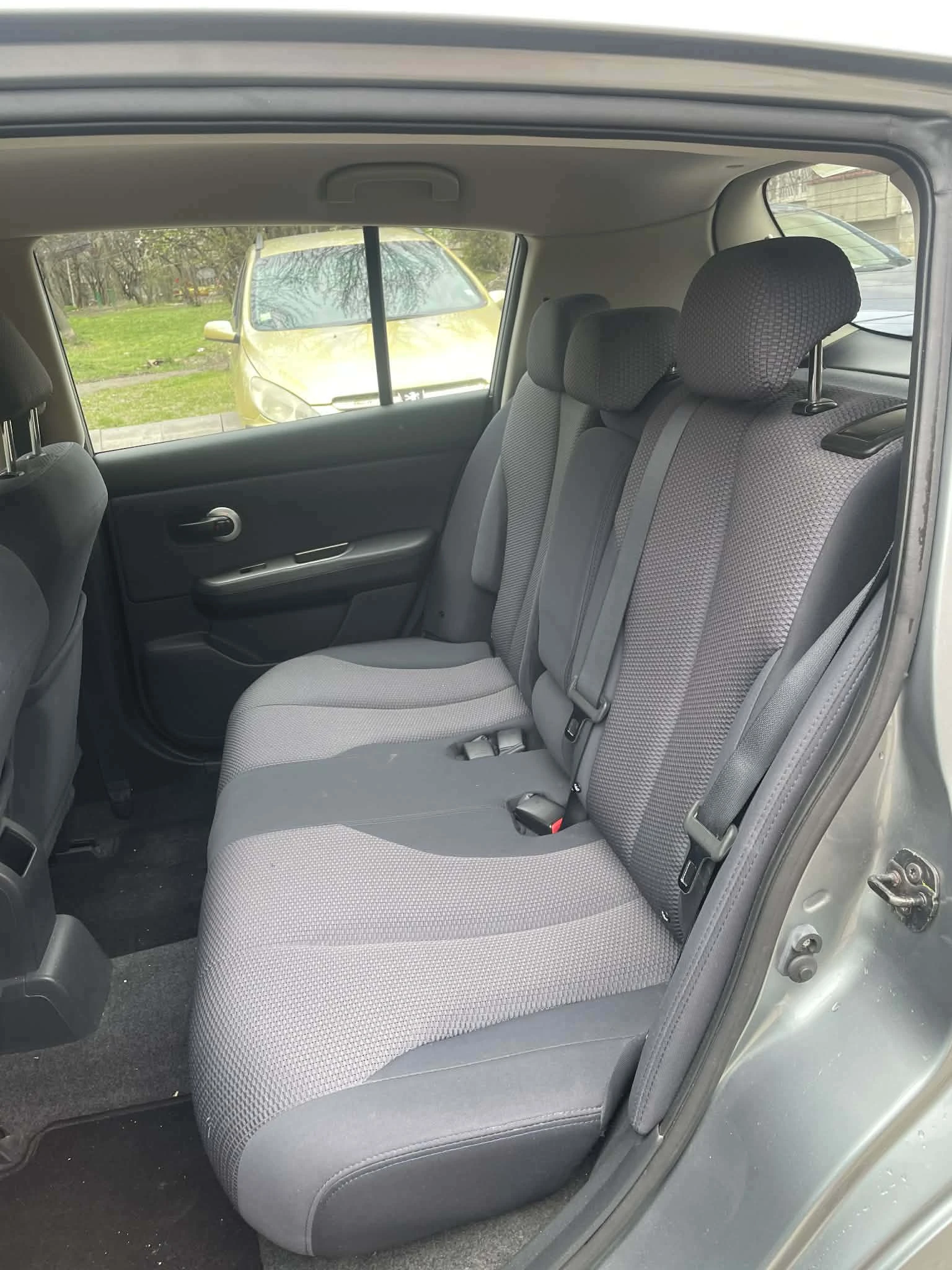 Nissan Tiida, снимка 13 - Автомобили и джипове - 54160061