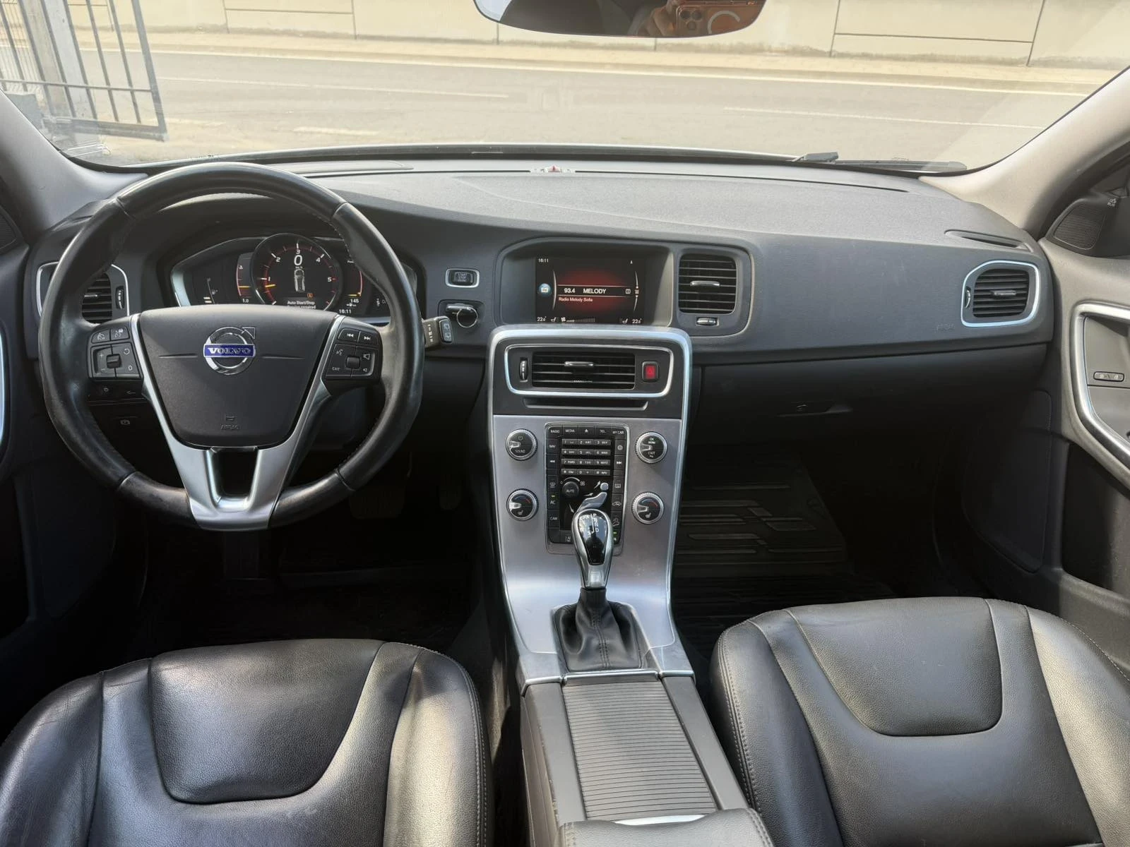 Volvo V60 Cross Country 2.4d D4 AWD, снимка 9 - Автомобили и джипове - 55057076