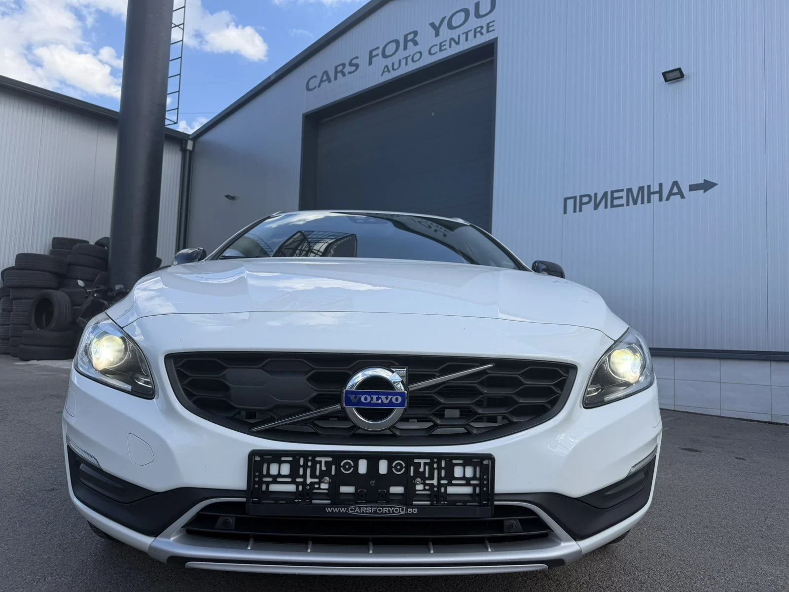 Volvo V60 Cross Country 2.4d D4 AWD