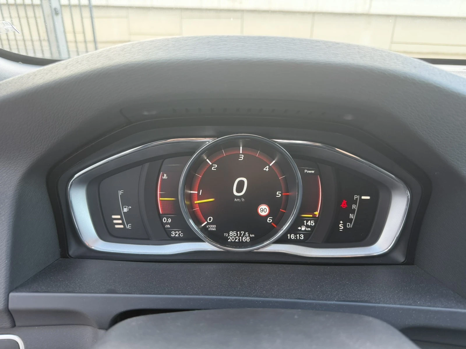 Volvo V60 Cross Country 2.4d D4 AWD, снимка 11 - Автомобили и джипове - 55057076