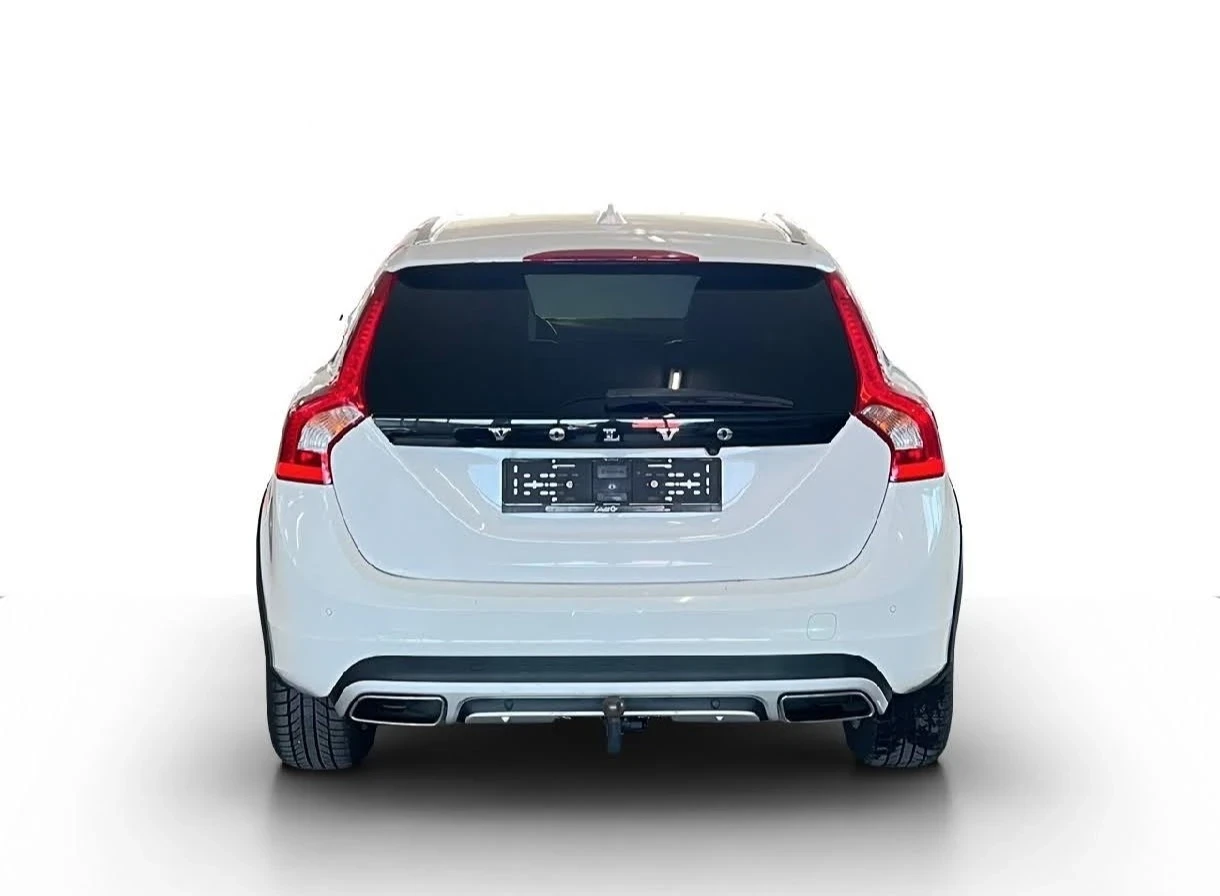 Volvo V60 Cross Country 2.4d D4 AWD, снимка 2 - Автомобили и джипове - 54671749