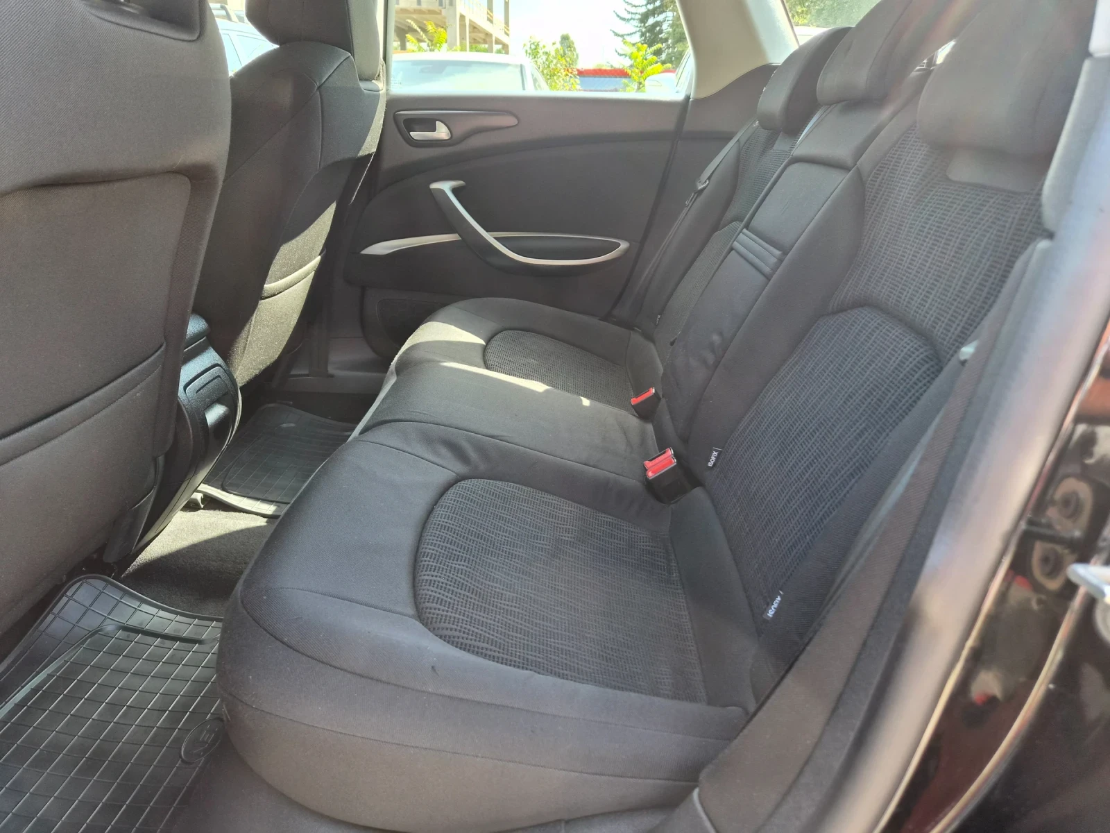 Citroen C5 2.0 HDI-140k.s. NAVI, снимка 9 - Автомобили и джипове - 55075248