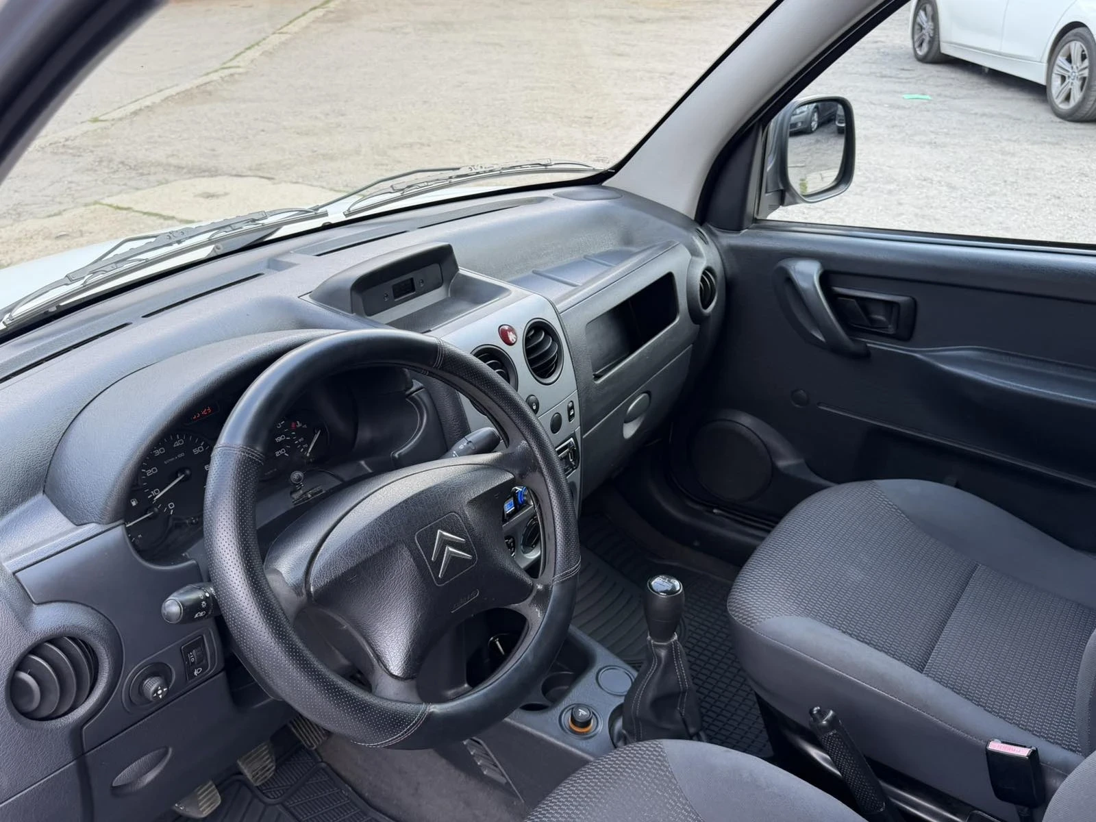 Citroen Berlingo 2008г в много добро състояние. 1.6HDI., снимка 14 - Автомобили и джипове - 55446872