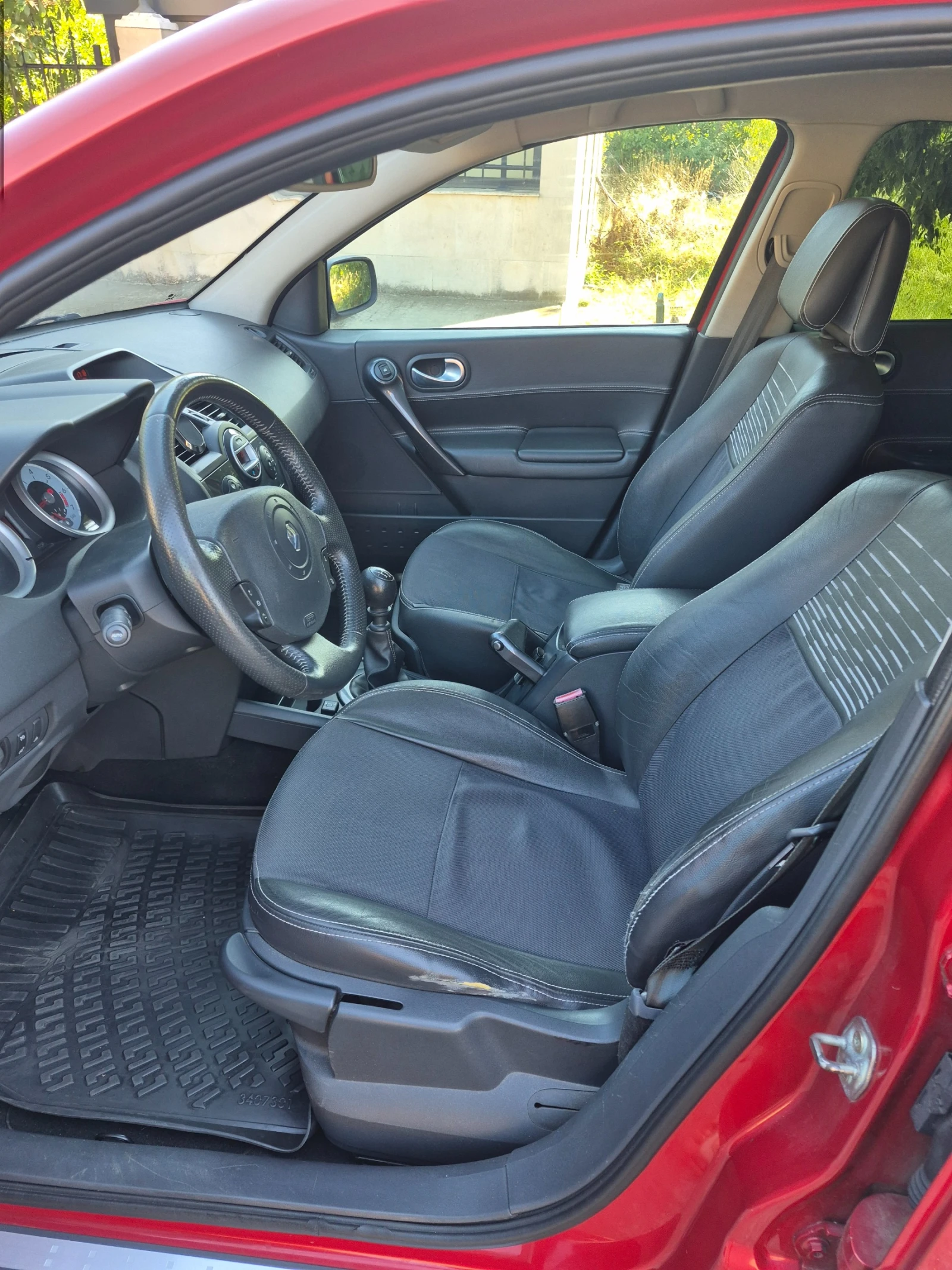 Renault Megane 2.0T, снимка 9 - Автомобили и джипове - 55579149