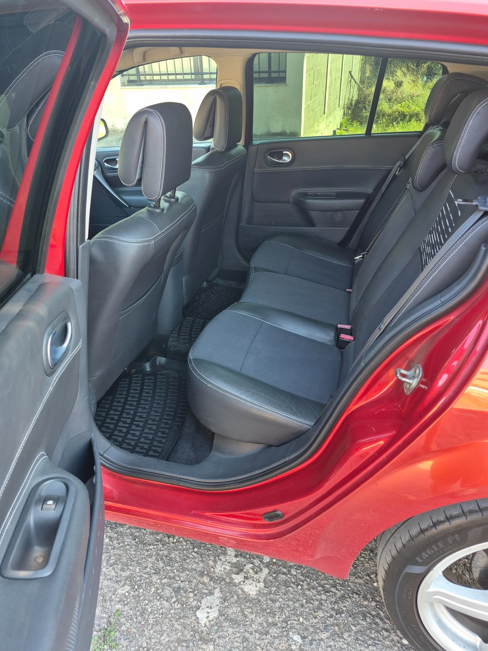 Renault Megane 2.0T, снимка 10 - Автомобили и джипове - 55579149