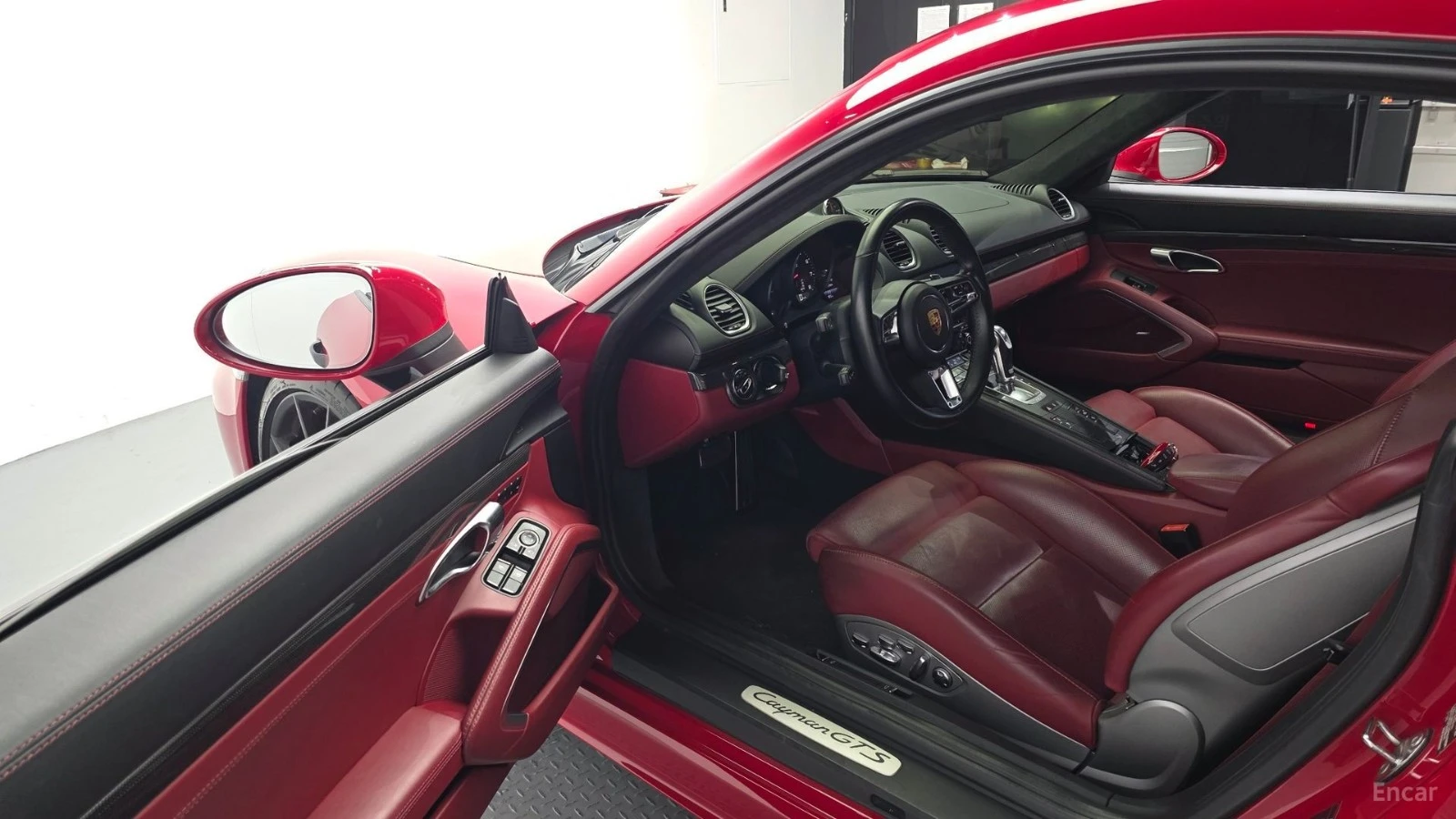 Porsche Cayman 2.5 GTS* КОЖА* ОБДУХВ* КАМЕРА* АВТОКРЕДИТ, снимка 9 - Автомобили и джипове - 55620065