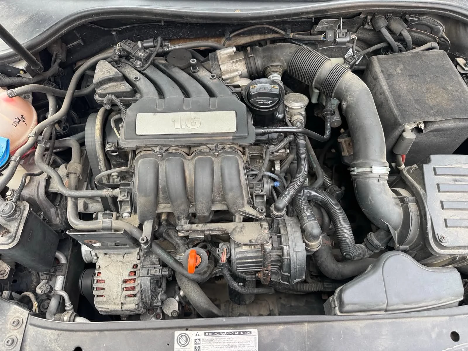 VW Golf 1.6 СТАРИЯ МОТОР, снимка 8 - Автомобили и джипове - 56085305