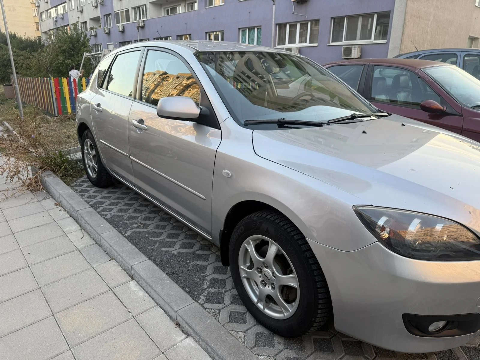 Mazda 3 1.6 Automatic, снимка 2 - Автомобили и джипове - 56457786