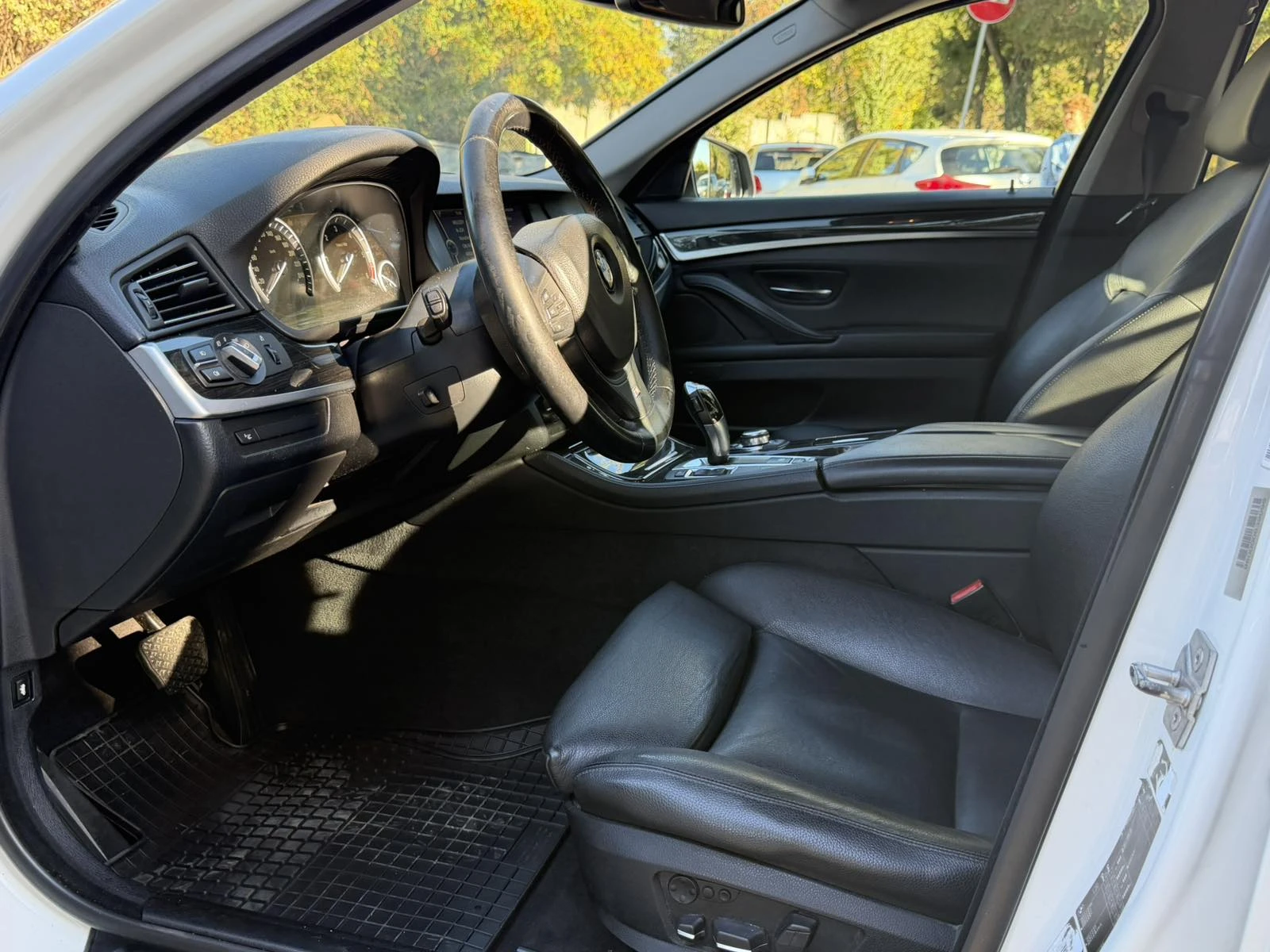 BMW 530 530xdrive, снимка 6 - Автомобили и джипове - 56639373
