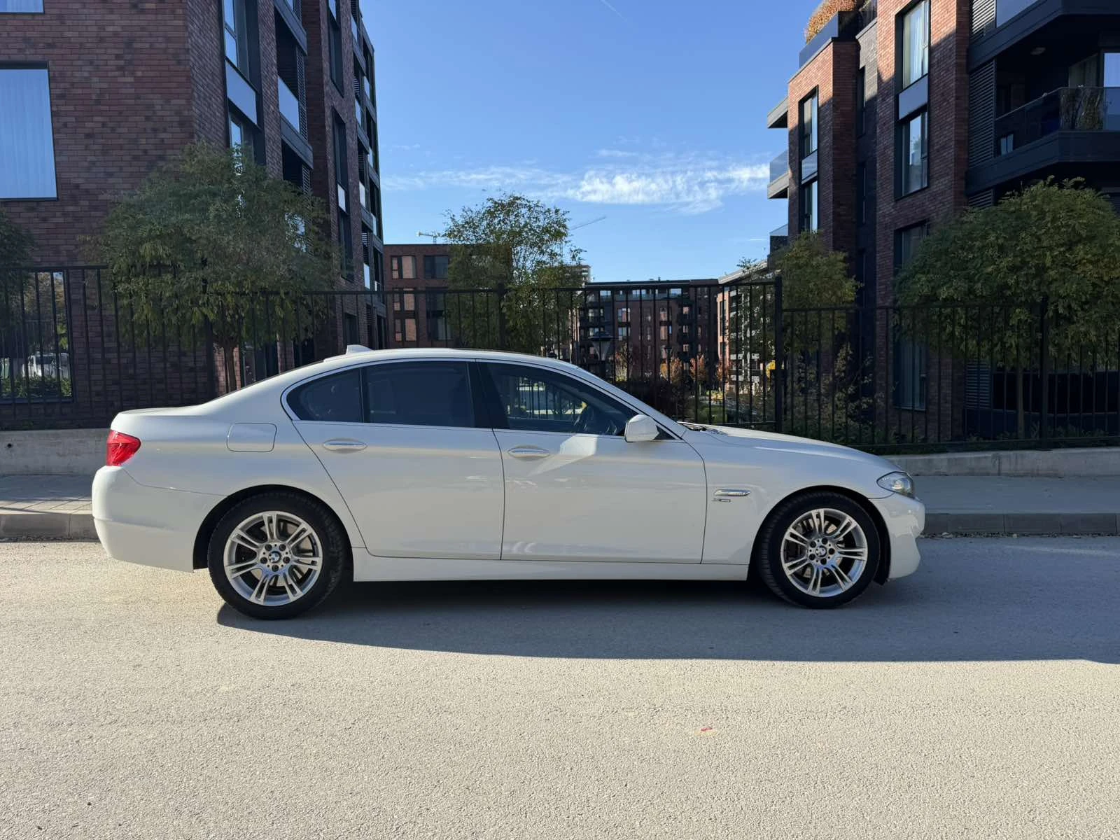 BMW 530 530xdrive, снимка 2 - Автомобили и джипове - 56639373