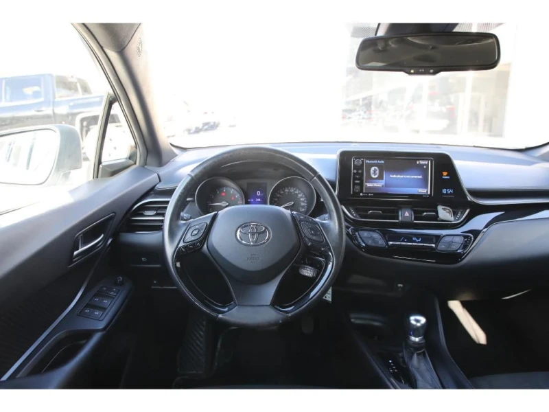 Toyota C-HR * XLE * * Lane Assist * * АвтоКредит * ЦЕНА ДО БГ, снимка 6 - Автомобили и джипове - 49587875