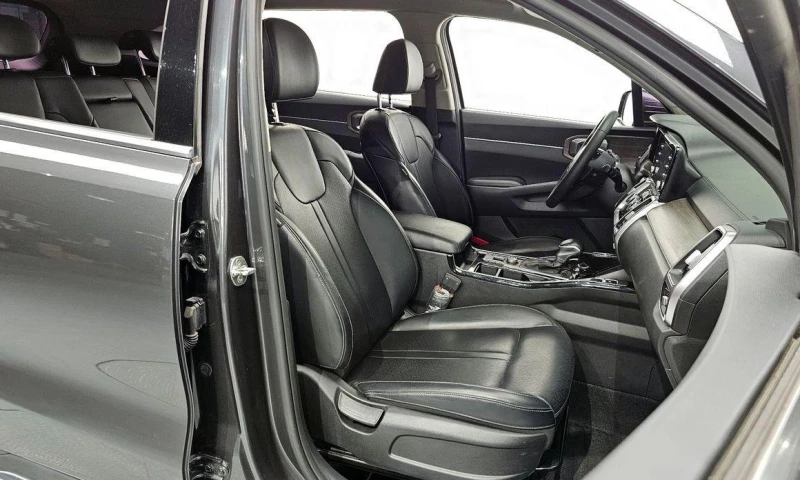 Kia Sorento Diesel 2.2 2WD * НАЙ-ДОБРА ЦЕНА В БЪЛГАРИЯ* , снимка 10 - Автомобили и джипове - 51963049