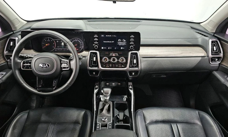 Kia Sorento Diesel 2.2 2WD * НАЙ-ДОБРА ЦЕНА В БЪЛГАРИЯ* , снимка 7 - Автомобили и джипове - 51963049