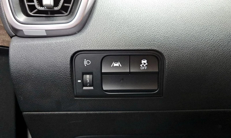 Kia Sorento Diesel 2.2 2WD * НАЙ-ДОБРА ЦЕНА В БЪЛГАРИЯ* , снимка 14 - Автомобили и джипове - 51963049