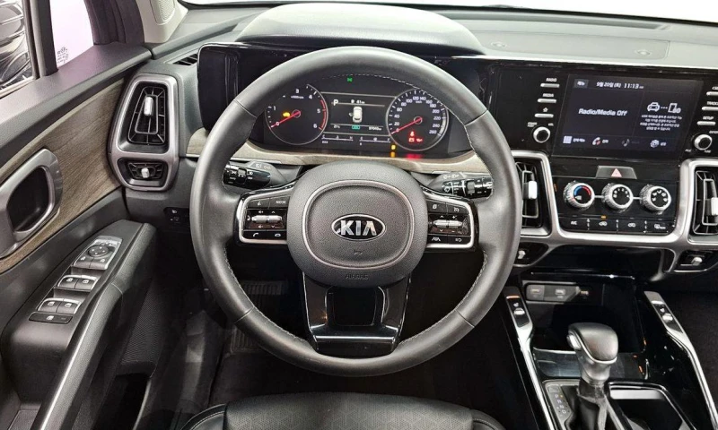 Kia Sorento Diesel 2.2 2WD * НАЙ-ДОБРА ЦЕНА В БЪЛГАРИЯ* , снимка 13 - Автомобили и джипове - 51963049