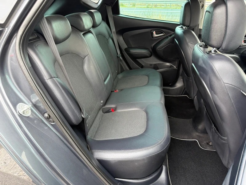Hyundai IX35 2.0 CRDi / 4WD / NAVI / CAMERA / KOJA / PODGREV, снимка 12 - Автомобили и джипове - 52906198