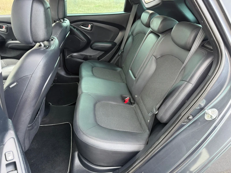 Hyundai IX35 2.0 CRDi / 4WD / NAVI / CAMERA / KOJA / PODGREV, снимка 11 - Автомобили и джипове - 52906198