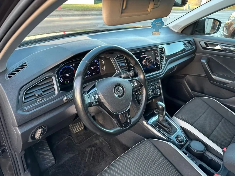 VW T-Roc 2.0tdi 150ps Sport 4Motion Aut. dK, снимка 13 - Автомобили и джипове - 53167164
