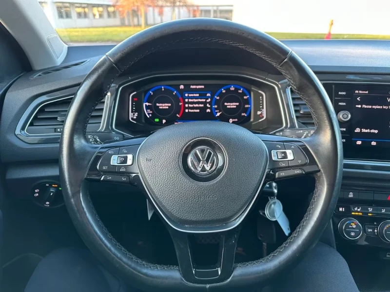 VW T-Roc 2.0tdi 150ps Sport 4Motion Aut. dK, снимка 15 - Автомобили и джипове - 53167164