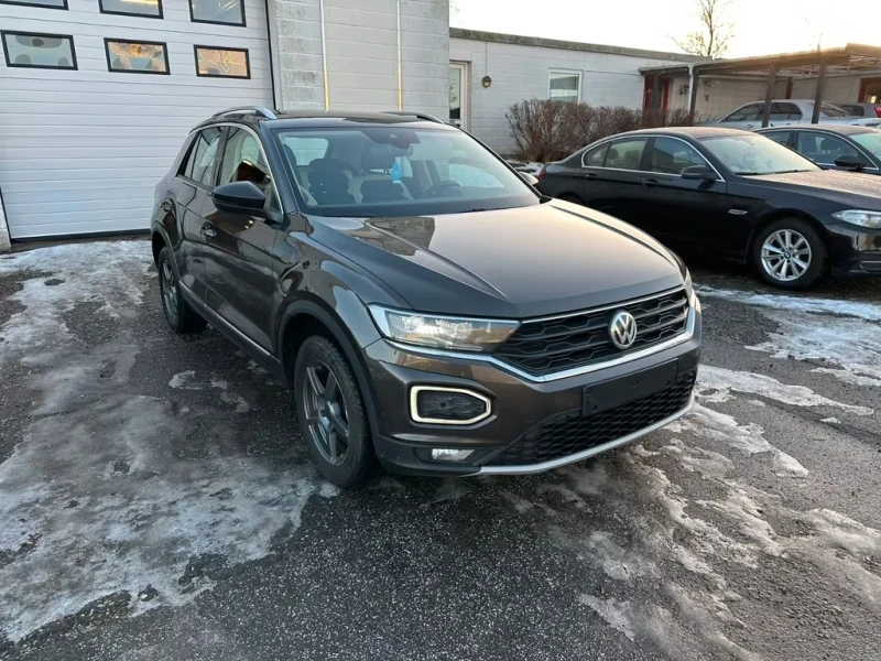 VW T-Roc 2.0tdi 150ps Sport 4Motion Aut. dK, снимка 6 - Автомобили и джипове - 53167164