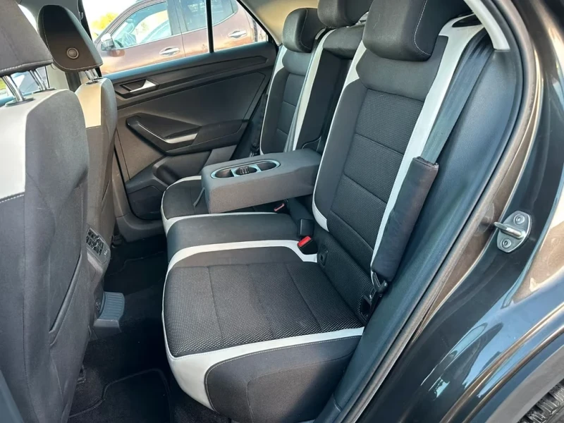 VW T-Roc 2.0tdi 150ps Sport 4Motion Aut. dK, снимка 10 - Автомобили и джипове - 53167164