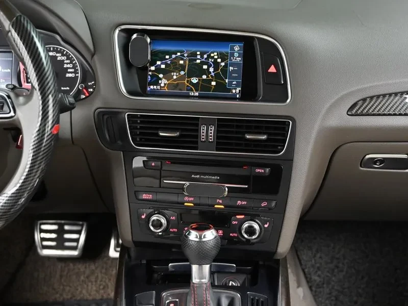 Audi Q5 3.0 TDI Quattro - САМО 30% АВАНС, снимка 14 - Автомобили и джипове - 56007924