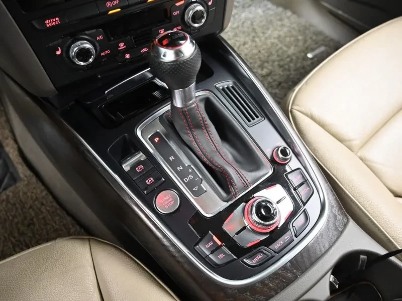 Audi Q5 3.0 TDI Quattro - САМО 30% АВАНС, снимка 9 - Автомобили и джипове - 56007924