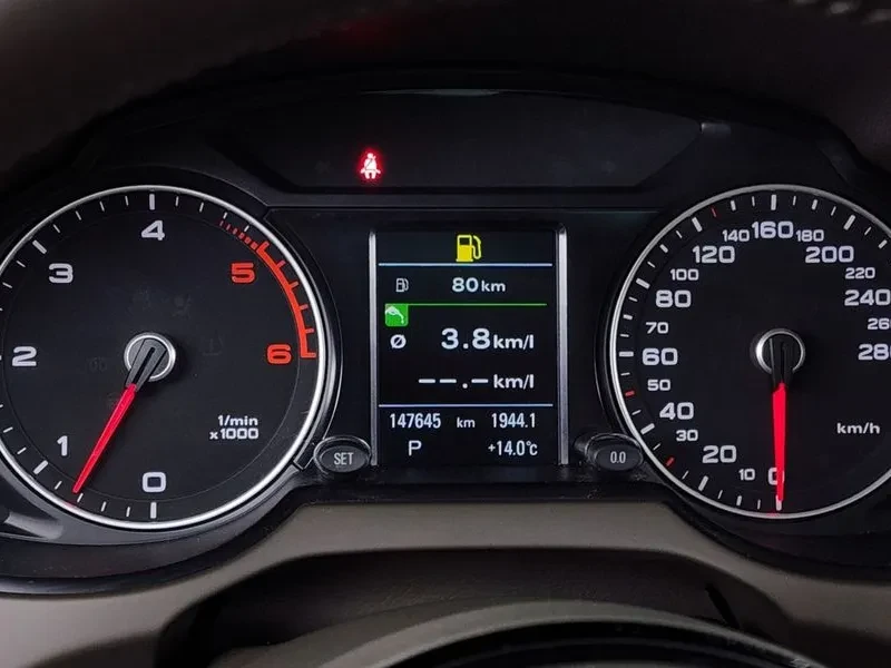Audi Q5 3.0 TDI Quattro - САМО 30% АВАНС, снимка 8 - Автомобили и джипове - 56007924
