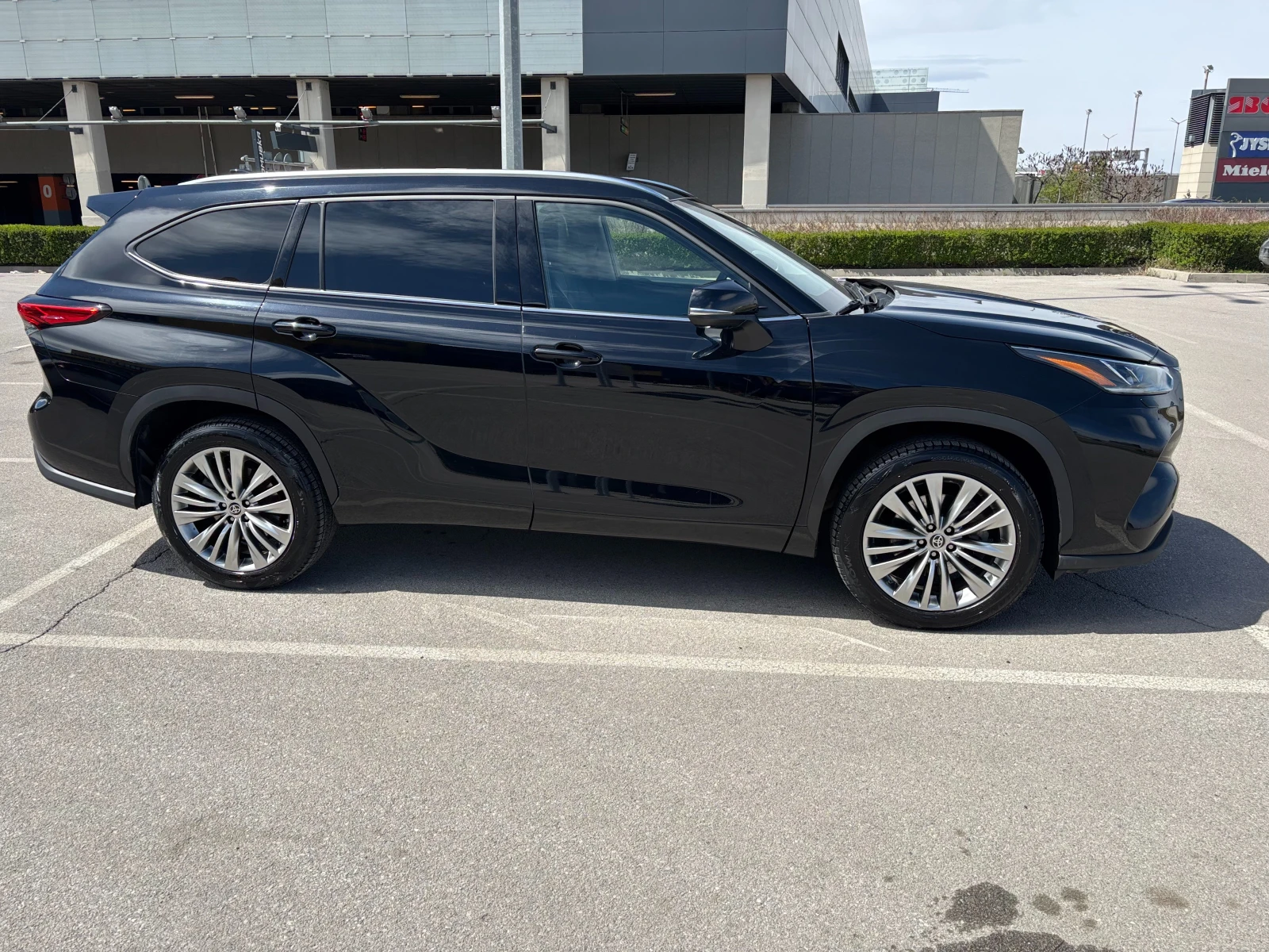 Toyota Highlander Luxury - изображение 8