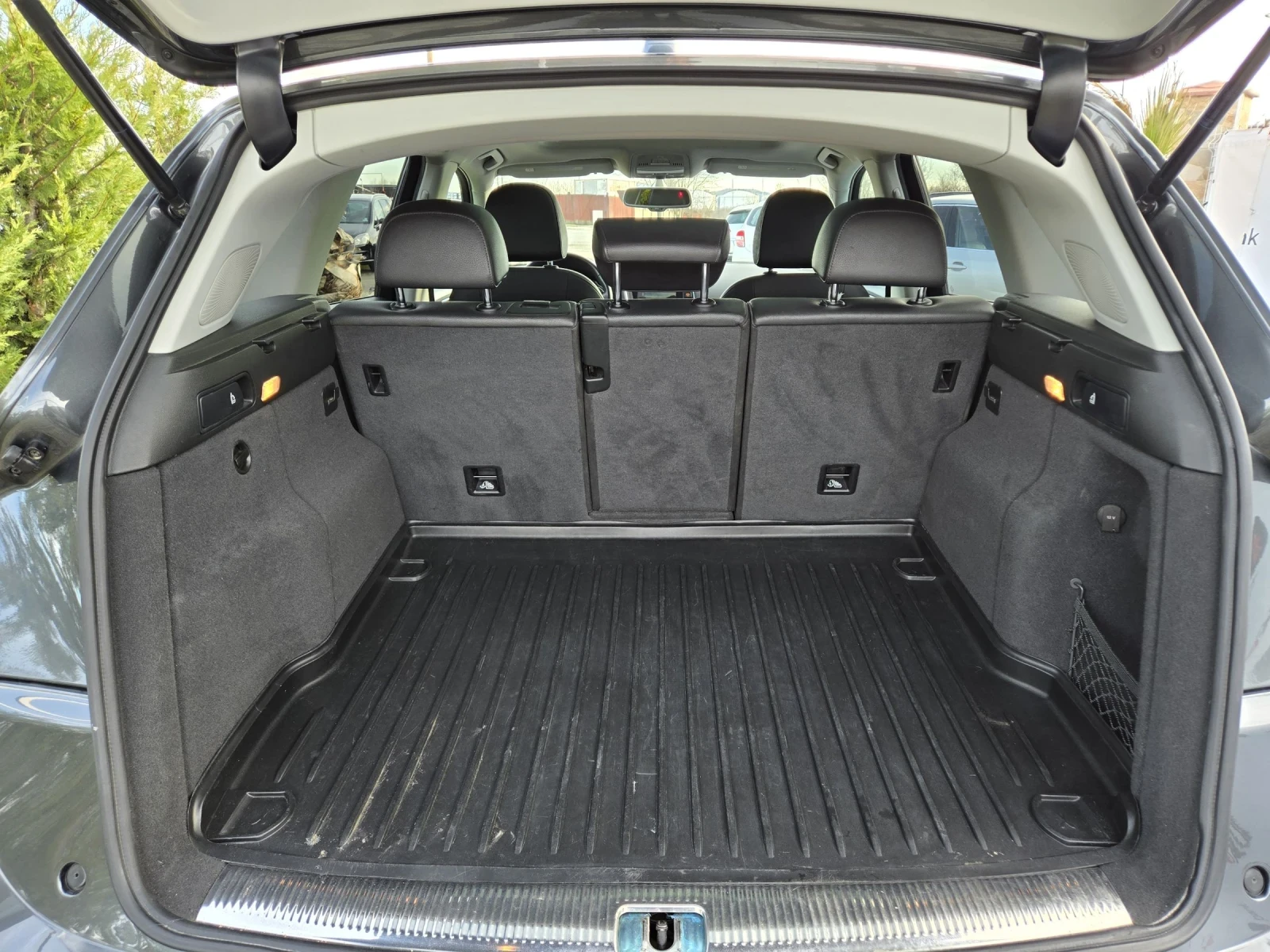 Audi Q5 3.0Т-272кс= S-Line= PANO= B&O= KEYLESS= CAMERA= 8c - изображение 10