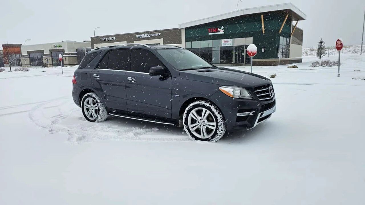 Mercedes-Benz ML 350 * BlueTEC * CARFAX * СЛЕДЕНЕ НА ЛЕНТИ * АМБИЕНТНО, снимка 3 - Автомобили и джипове - 53823363