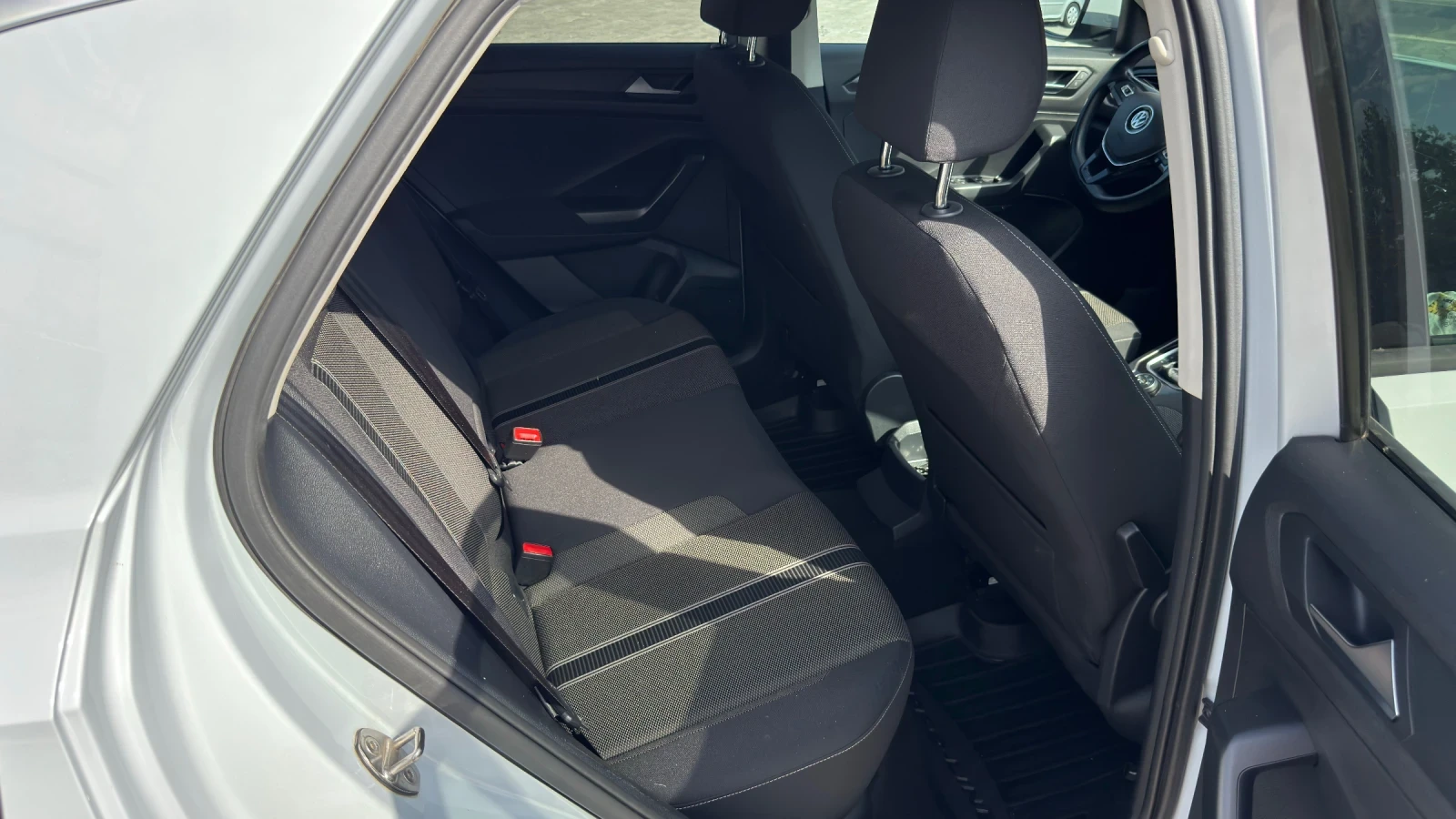 VW T-Roc 2.0 TDI DSG, снимка 9 - Автомобили и джипове - 55138316