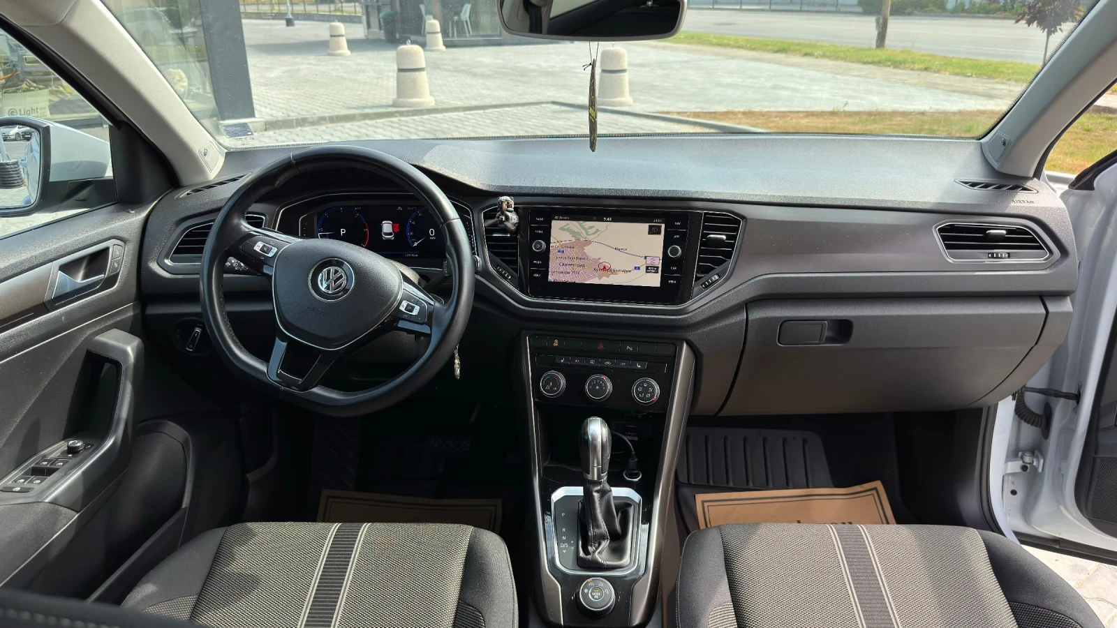 VW T-Roc 2.0 TDI DSG, снимка 11 - Автомобили и джипове - 55138316