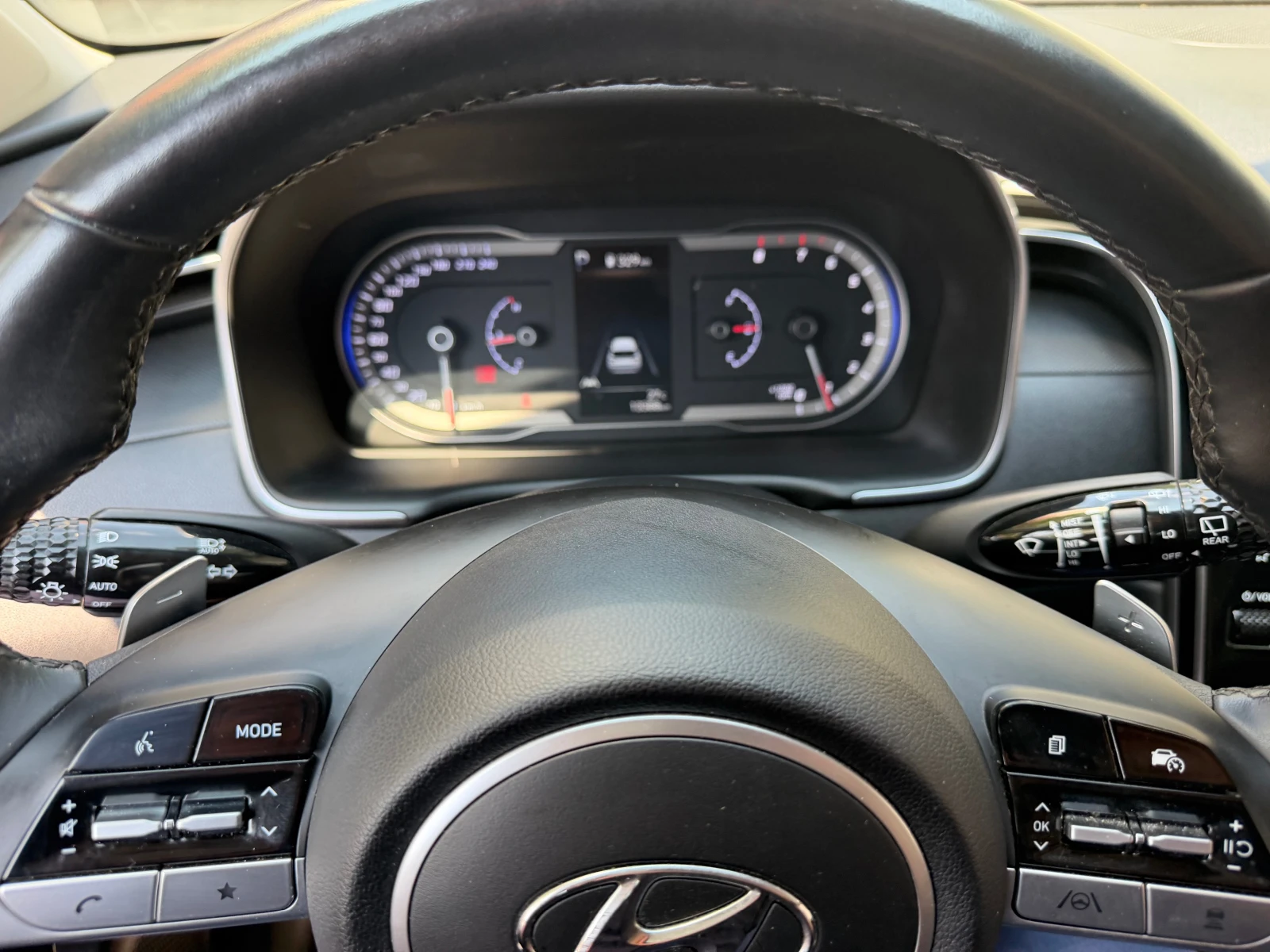 Hyundai Tucson GASOLINE 1.6 TURBO 2WD, снимка 11 - Автомобили и джипове - 55581196