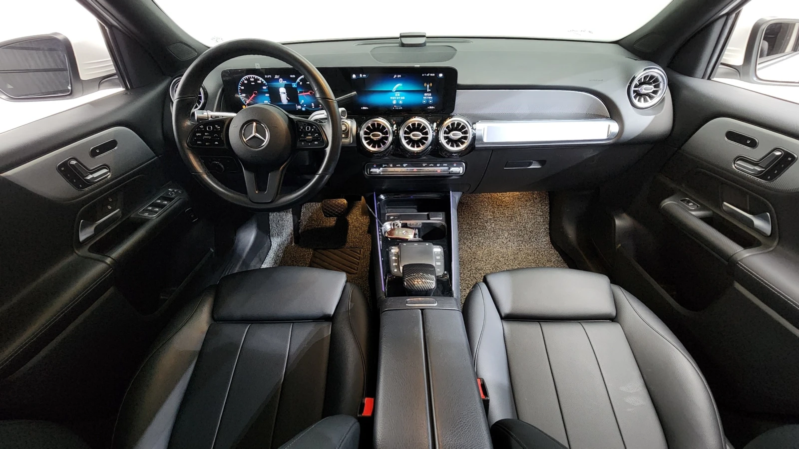 Mercedes-Benz GLB 200 ПОДГРЕВ* ПАНО* ПАМЕТ* LANE ASSIST, снимка 6 - Автомобили и джипове - 55753541