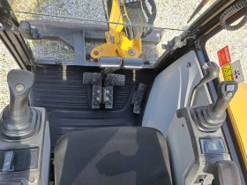 Багер Caterpillar 302.7 DCR, снимка 16