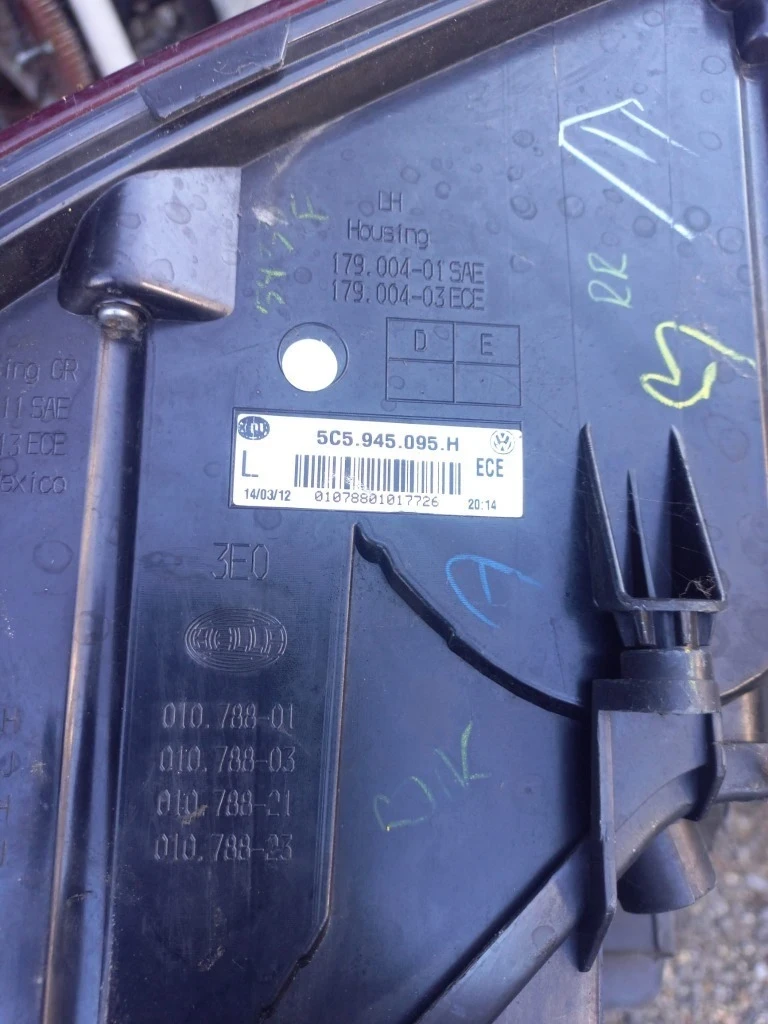    VW Beetle 2012.  | Mobile.bg   4