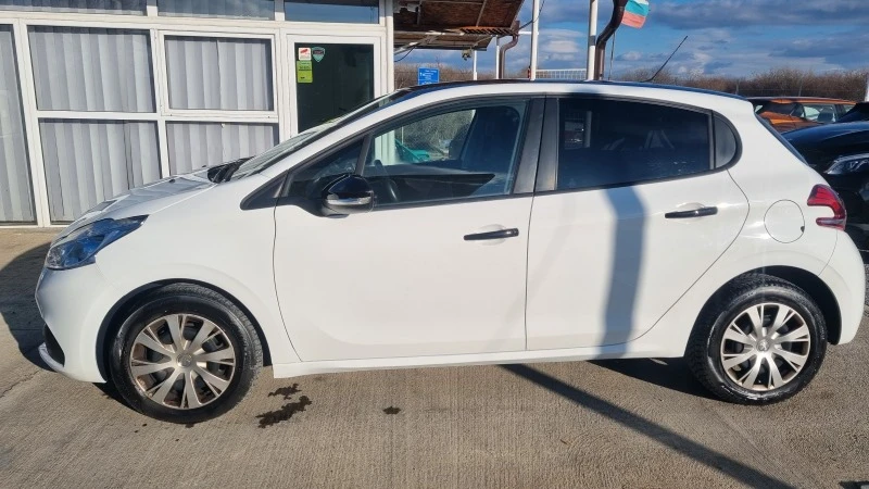 Peugeot 208 68000км. * EU6 B* Камера , снимка 2 - Автомобили и джипове - 44036210