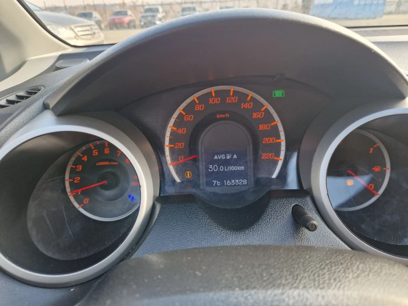 Honda Jazz 1.4i, снимка 9 - Автомобили и джипове - 48140814